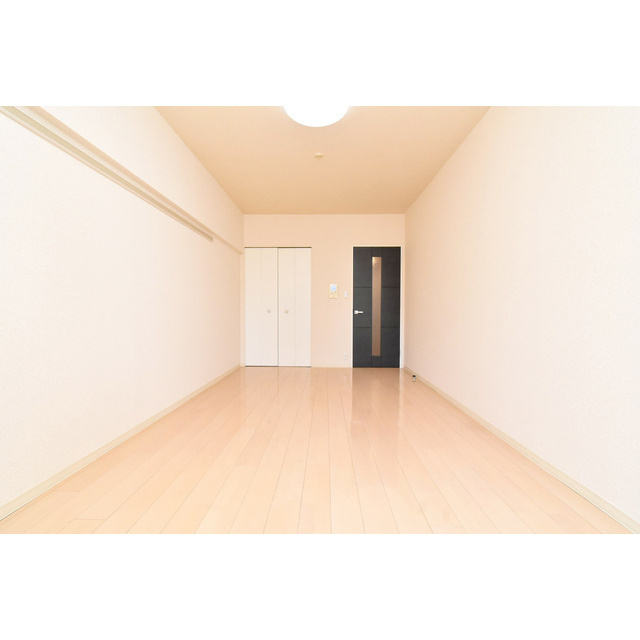 Gramercy Sakaeの居間・リビング