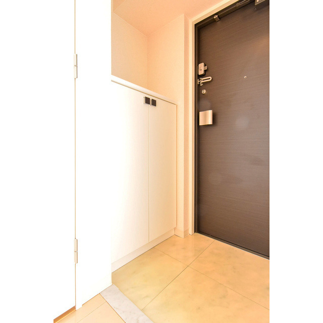 Gramercy Sakaeの玄関