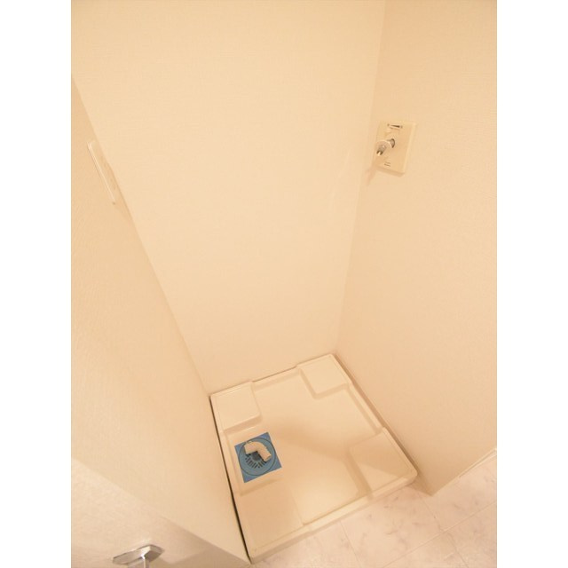 アジールコート中野坂上のその他|室内洗濯機置場