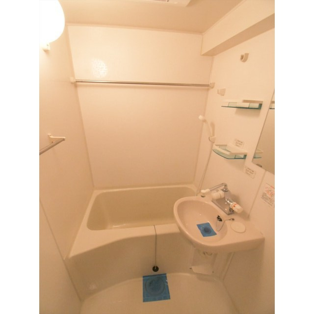 アジールコート中野坂上の浴室