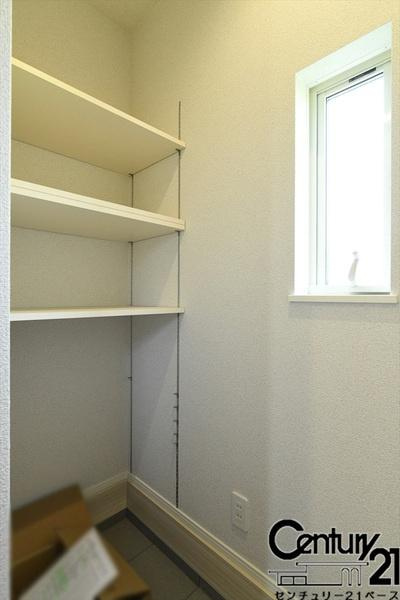 リナージュ常盤町 ３号棟 ／新築一戸建の内観：施工例|■玄関には広々土間収納があります！履物の他にも傘立てやベビーかも仕舞えます!■
