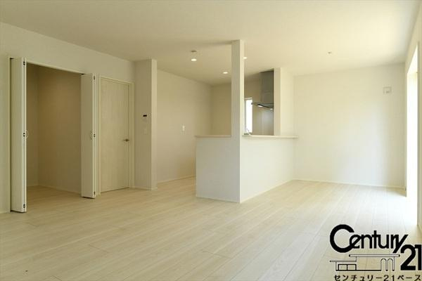 リナージュ常盤町 ３号棟 ／新築一戸建の内観：施工例|■家計と環境に優しい！一部窓には断熱性・保温性に優れたペアガラスを使用しています！■