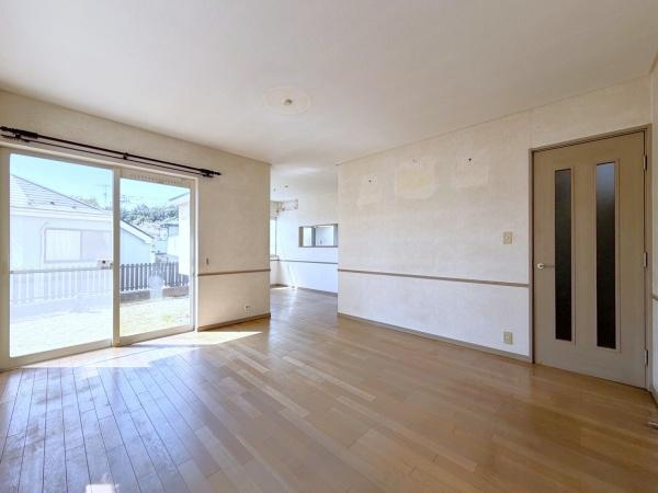 町田市常盤町の中古一戸建の居間・リビング
