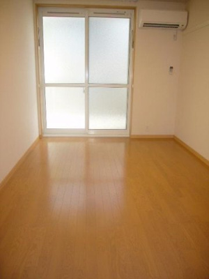 【居間・リビング】 | レオパレスフィロソフィア | ２階以上は絨毯仕様です。