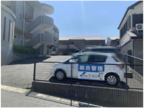 プロディージュの駐車場