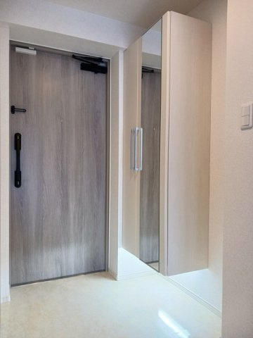 ソレアード志茂の玄関