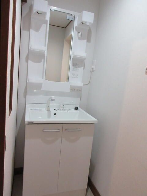 門真市三ツ島５丁目貸家の洗面所