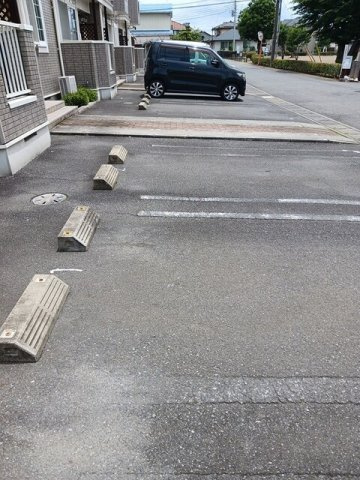 ハイツ萩山の駐車場