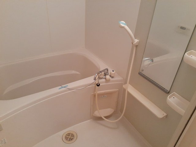 アマランスＤの浴室