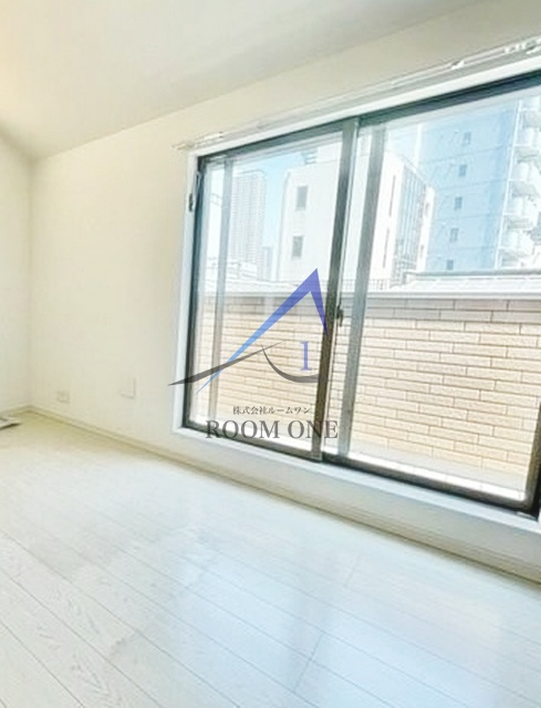 新子安レジデンスの居間・リビング|洋室のお部屋です。