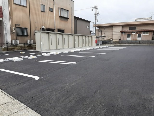 リヴァージュ　Ｋの駐車場