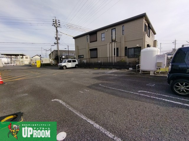 ルミエールの駐車場