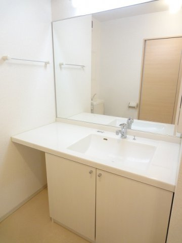 メゾン・ド・ソレイユの洗面所|広い洗面スペース