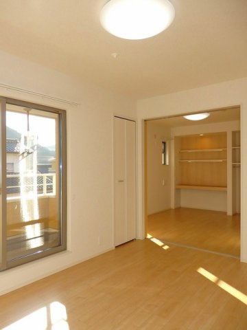 アマービレ　参の居間・リビング|こちらの居間で趣味の時間をお楽しみください