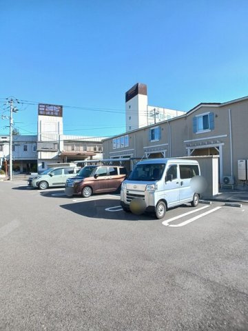 アルコバレーノ　Ａの駐車場|車をお持ちの方に嬉しい駐車場付きの物件です