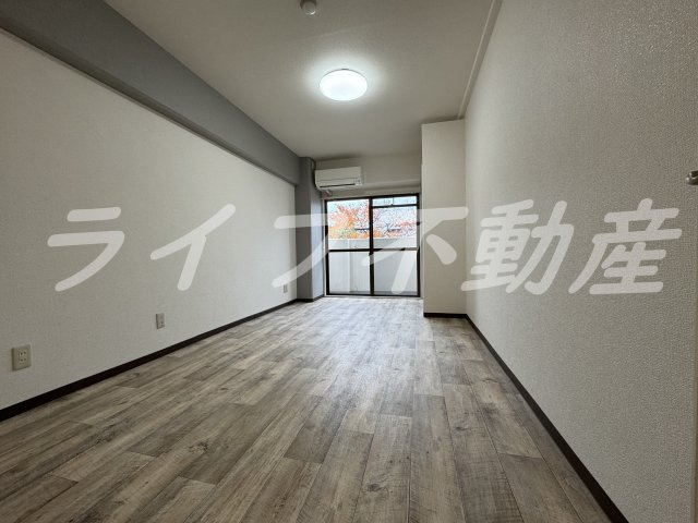 布施オーク5の居間・リビング|こちらの居間で趣味の時間をお楽しみください