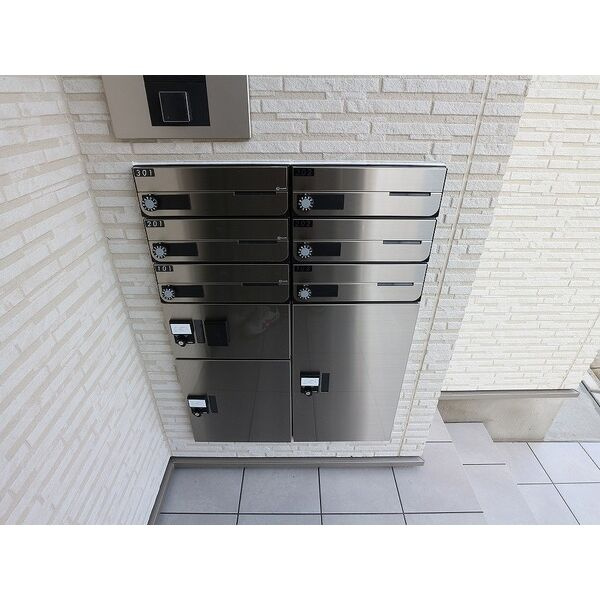 R-smart尾頭橋　名古屋市賃貸　仲介手数料無料のエントランス