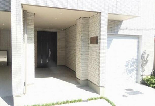 【エントランス】