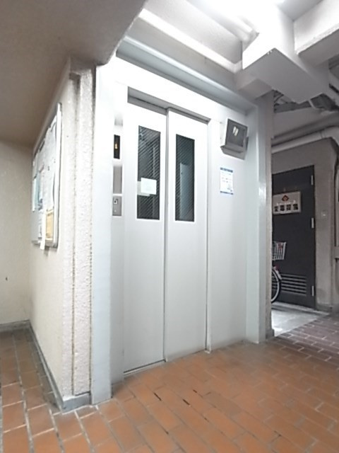 甲南シャトー三宮の外観