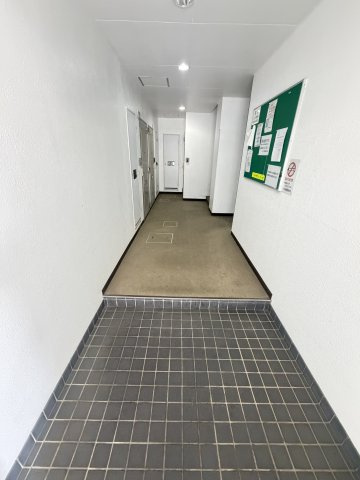 三景マンションのロビー