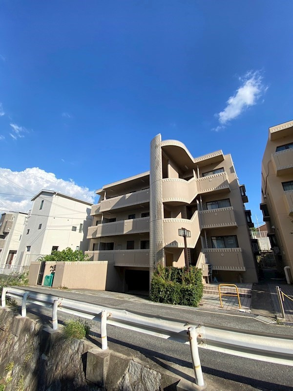 リアライズ苦楽園