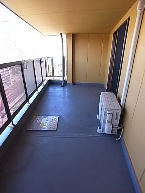 アドモリモト元町通のバルコニー