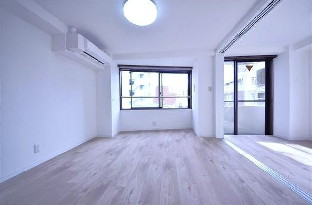 カヤホンゴウの居間・リビング|※写真は同タイプの別室になります