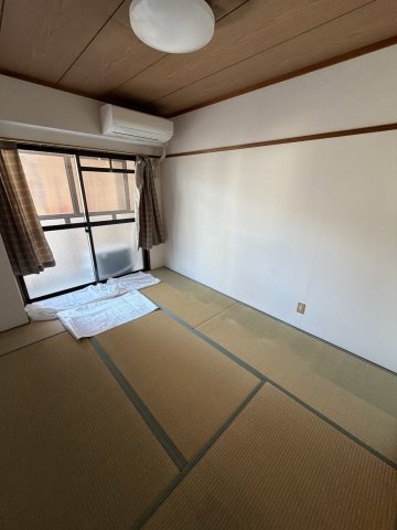 ダイヤマンションの和室