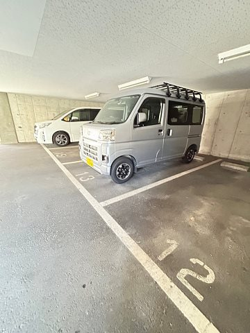 ルシェール立花の駐車場|車をお持ちの方に嬉しい駐車場付きの物件です