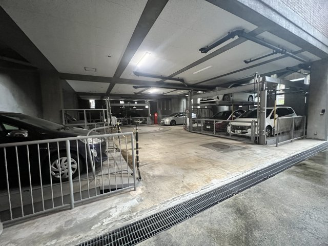 藤和芦屋川ホームズの駐車場