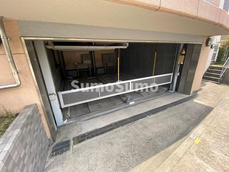 マックコートの駐車場