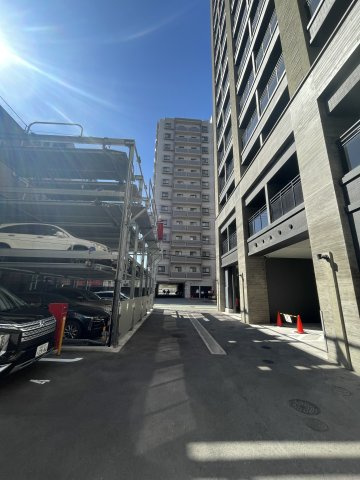 パークアクシス福岡県庁前の駐車場