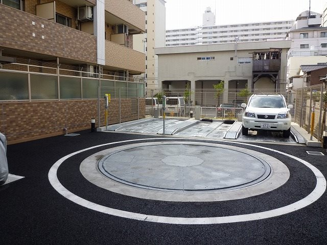 エステムコート三宮EASTⅡリベルテの駐車場