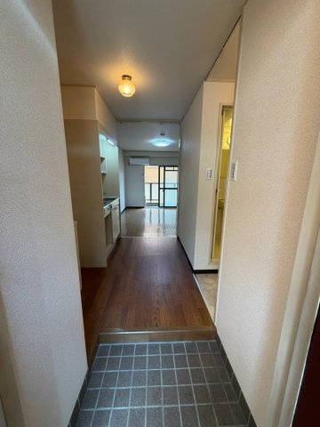 タケゾノマンションの玄関