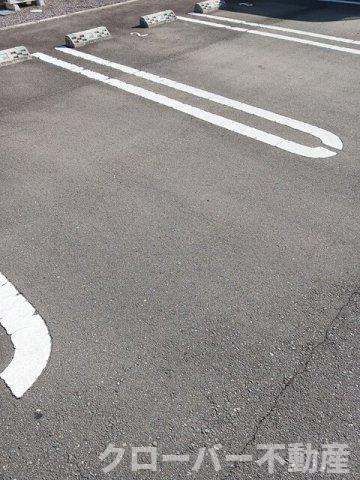 アステールの駐車場