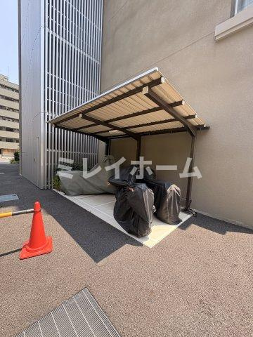 ラティエラ大鳥居の外観