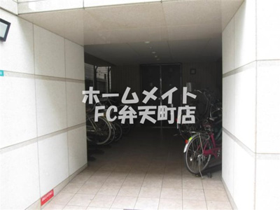 【エントランス】 | ラムール波除 | ゆとりのあるエントランスです