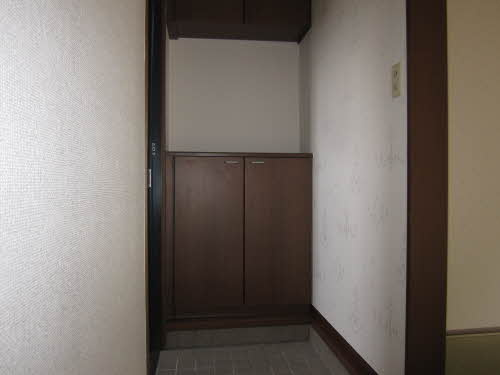 カミーリア B棟の玄関
