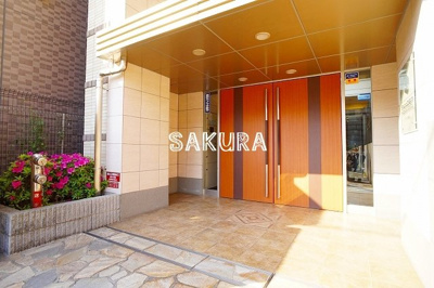 【エントランス】 | スタジオデン横濱関内 | お洒落な建物デザイン♪