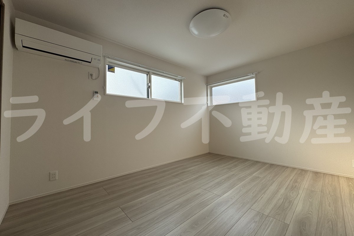 スプランデュール高井田の洋室|使い勝手のいい洋室です