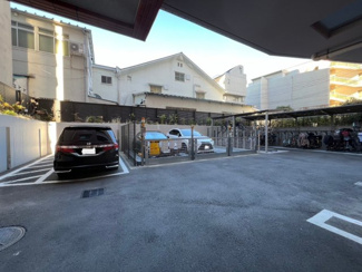 【駐車場】