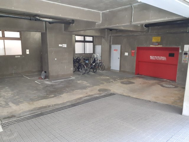 【駐車場】