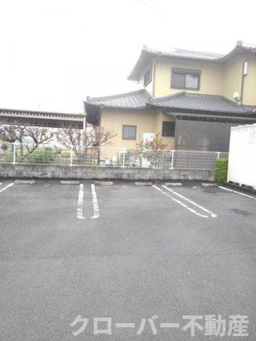 プロムナードの駐車場