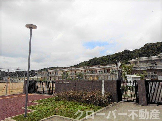 プロムナードの周辺|三豊市立山本小学校まで1000m