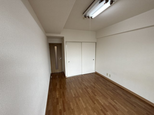 メゾンアポロの洋室