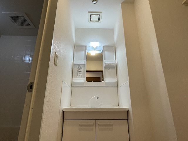 【独立洗面台】 | フェイム瀬田 | 独立洗面台あり、毎朝おしゃれに忙しい女性の方におすすめです※同物件別室写真