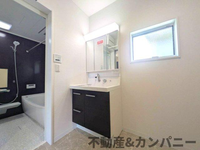高岡町の新築のおうち　高岡町新築戸建の独立洗面台|独立洗面台で身支度をすべて済ませてしまいましょう