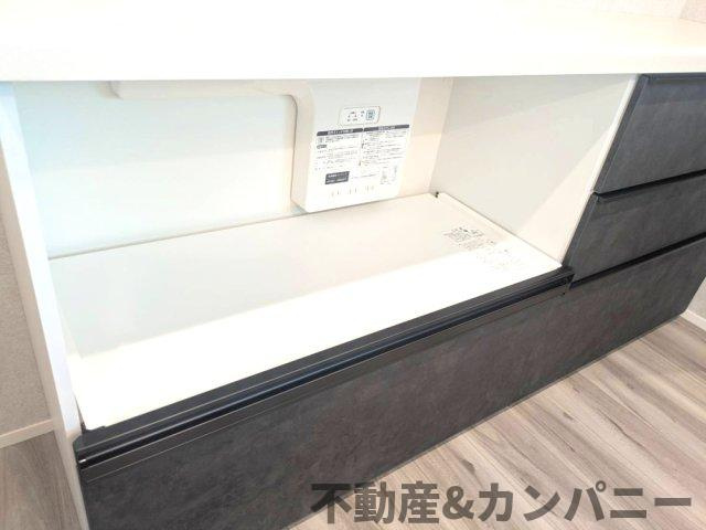 高岡町の新築のおうち　高岡町新築戸建のキッチン|背面収納です。