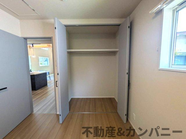 高岡町の新築のおうち　高岡町新築戸建の洋室|クローゼットです。