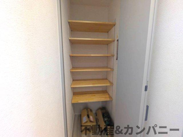 高岡町の新築のおうち　高岡町新築戸建の収納|可動棚があり、収納には困りません